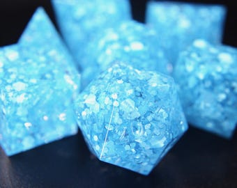 Aura Of Life - Handmade Sharp-Edge Dungeons and Dragons TTRPG 7 Piece Dice Set
