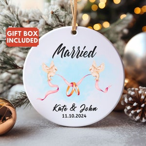 Personalized Married Ornament, Custom Wedding Gift, Wedding Date Ornament, Mr & Mrs Ornament, Newlywed Gift, Just Married Christmas Ornament