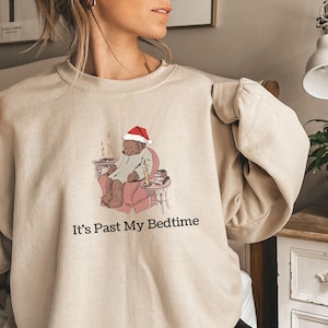 Lustiges Weihnachtsbären-Sweatshirt, schläfriger Bären-Pullover, lustiges Bärnmeme-Shirt, trendiges Urlaub-Shirt, Weihnachtsgeschenk für sie, lustiges Sprichwort-Shirt