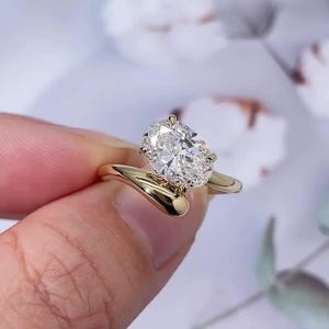 Oval 3ct Lab Grown Diamond Bypass Solitaire Engagement Ring | 14k/18k Yellow Gold | D-E-F Color | VVS–VS Clarity | IGI Certified