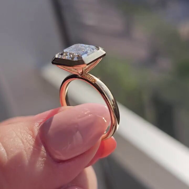 4 Carat Asscher Cut E VVS2 Lab Diamond Ring / Asscher Cut