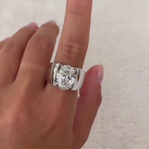 Anillo de compromiso para hombre con diamantes de laboratorio ovalados de 5,00 ct / Banda engastada en canal / Certificación IGI / Oro blanco