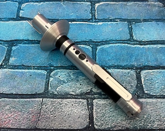 Sable de luz Ezra Bridger V3 / Sable de luz RGB-S16 FX / Impreso en 3D / Balanceo suave / 12 colores de hoja