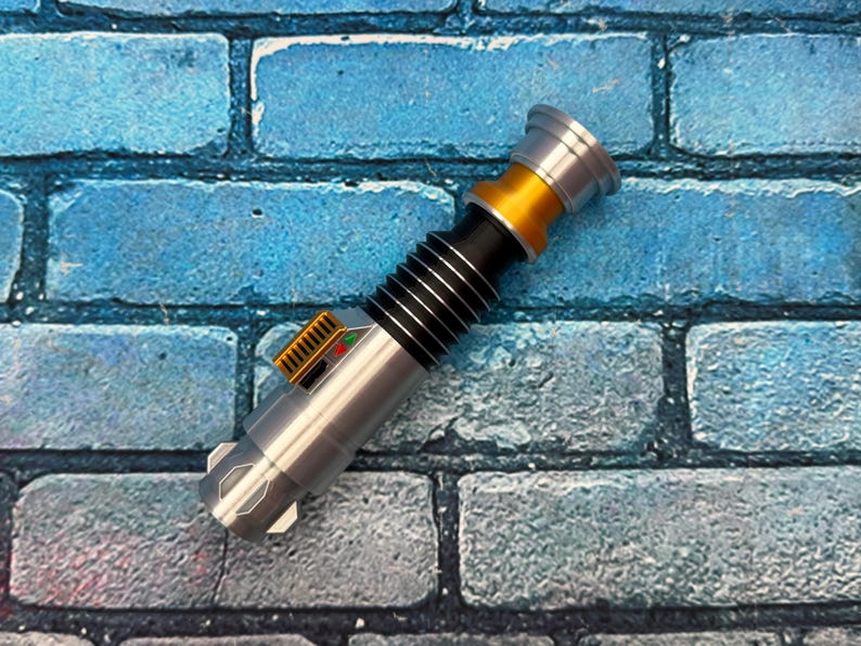 Spada laser ispirata a Luke Skywalker con lama pieghevole (stampata in 3D) immagine 3