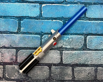 Sabre laser inspiré d'Anakin Skywalker avec lame pliable (imprimé en 3D)