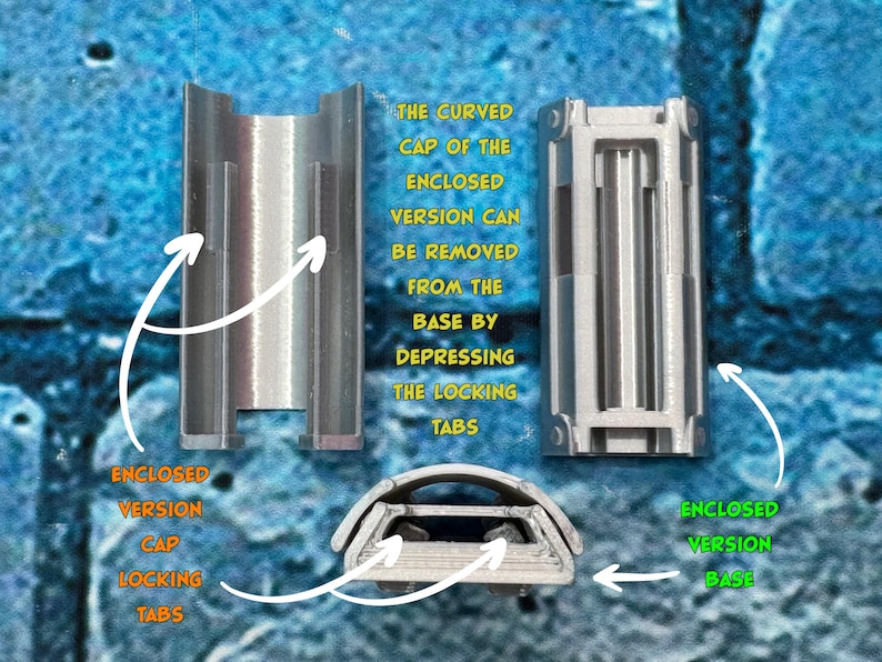 以下が含まれることがあります： 3つの銀色の3Dプリントコンポーネントの画像。テキストは、これらが「密閉バージョン」の一部であり、湾曲したキャップ、ロッキングタブ、ベースを備えていることを示しています。テキストは、キャップの取り外し方を説明しています。
