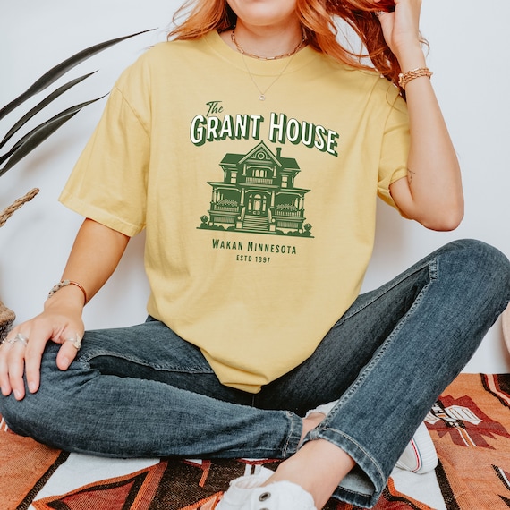 The Grant House Comfort Colors Shirt: Wakan MN Bookish Tee - Etsy