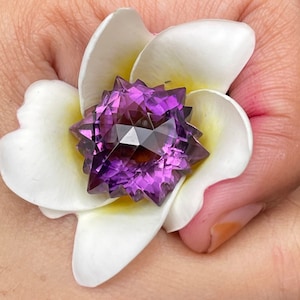 100%Natural Amethyst Snowflake Cut Faceted Amethyst Snowflake Cut  Gemstone Shape Hexagon, 33.45 carats, 19.50x19.50MM, pendant Jewellery