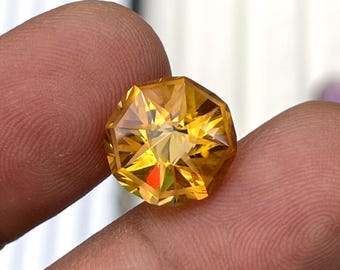 Natural Citrine Gemstone: Round Cut, 7.85 Carat, 12mm, Brazil