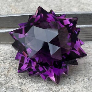 Natural Amethyst Snowflake Cut,Gemstone AAA Top Quality 100% Natural Amethyst Snowflake Cut, Shape Hexagon,27MM,75.55 carat, pendant size