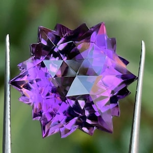 Natural Amethyst Snowflake cut Gemstone High Quality Very Beautiful Colour Amethyst Snowflake Cut, Shape Hexagon 17.50MM,24.20 carat 1 piece