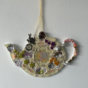 Mosaic teapot shape, Recycled pique-assiette vintage mixed media mosaic, Handmade eclectic home décor, Upcycled hanging wall art decoration image 3