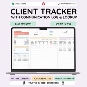 Puede incluir: Una computadora portátil muestra una hoja de cálculo de seguimiento de clientes con registros de comunicación y funciones de búsqueda. La pantalla muestra datos organizados en columnas y filas, con el texto "Client Tracker" en la parte superior. El texto adicional incluye "Easy to Setup".