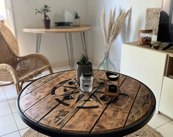 &quot;Rose des Vents&quot; circled spool table 90 cm in diameter