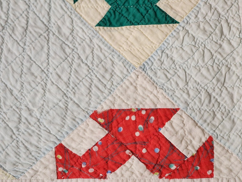 Vintabe Quilt, Churn Dash Quilt, handgesteppt, maschinell zusammengesetzt. Bild 8