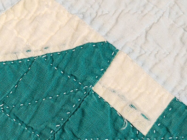 Vintabe Quilt, Churn Dash Quilt, handgesteppt, maschinell zusammengesetzt. Bild 9