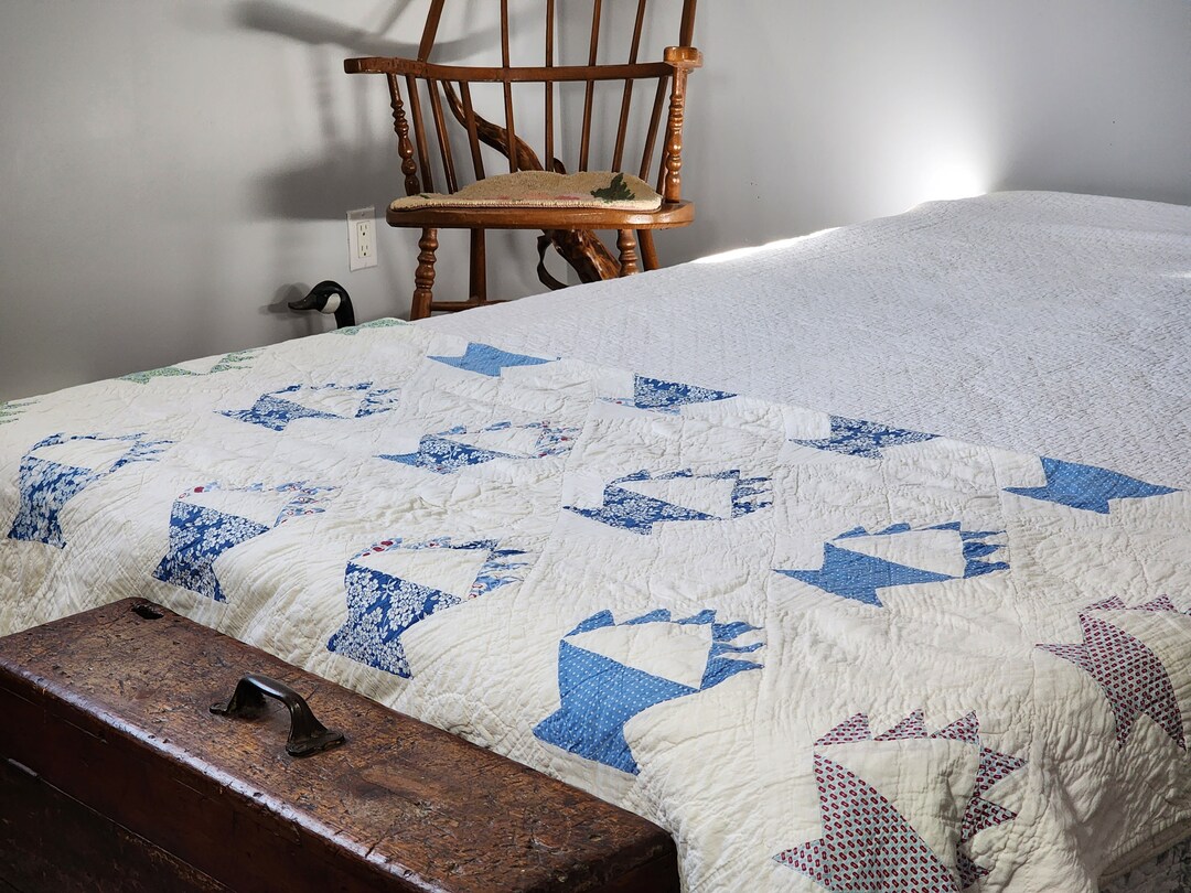 Antique Basket Quilt - Vintage Blue Fruit and Flower Basket Pattern ...