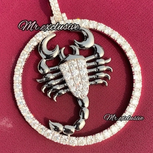 Colgante de escorpión de hip hop especial personalizado, colgante VVS helado de oro blanco real de 14 quilates, dije de escorpión de moissanita hecho a mano para regalo unisex