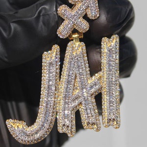Pingente de letra personalizada com nome e baguete VVS Moissanite 9,72 ct, prata 925, totalmente cravejado, pingente com nome "JAI" e pingente personalizado para presente de aniversário