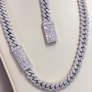 シルバー モアッサナイト マイアミ キューバンチェーン、幅12mm VVS