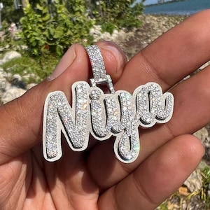 Pingente de nome de letra personalizado em dois tons gelado, colar de pingente de nome personalizado de diamante VVS Moissanite, joias personalizadas para presente de aniversário