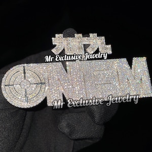 Colgante de diamantes con nombre y logotipo helado, colgante personalizado de primera calidad para hombres, colgante de moissanita con letras de hip hop de plata, colgante personalizado de moissanita VVS