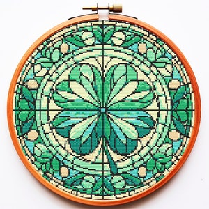Kleeblatt Kreuzstich Muster PDF Sofortiger Download Irisch Grün Good Luck Design St Patricks Chart Pflanze Küche Wand Hoop Kunst Dekor