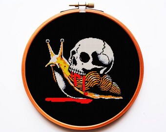 Patrón de punto de cruz gótico PDF Calavera Babosa Caracol Místico Diablo Rosas Fantasía Gótica Bordado Bruja Brujería Arte Oscuro Celta Digital Instantáneo