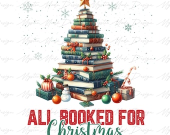 Może przedstawiać: Choinka wykonana ze stosu książek ozdobiona ozdobami, bałwanem i cukierkami. Na dole obrazu widnieje napis "All Booked for Christmas".