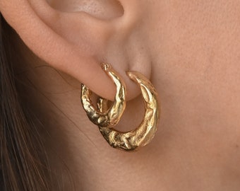 CHANDRA Gold Hoop Earrings, 18K Gold Plated Brass, Gold or Silver Finish, Sculptural Hammered Design, Minimalist Handmade Jewelry, Gifting