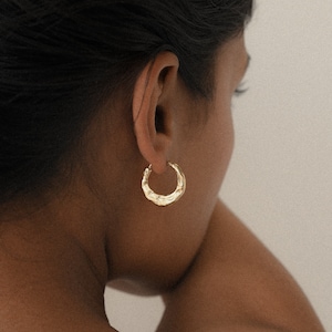 CHANDRA Gold Hoop Earrings, 18K Gold Plated Brass, Gold or Silver Finish, Sculptural Hammered Design, Minimalist Handmade Jewelry, Gifting image 9