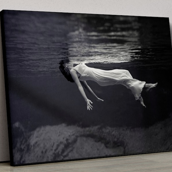 Frau Schwimmende Unterwasser Leinwand, Toni Frissell Fotografie, Vintage Foto Fine Art Print, 1940er Jahre Vintage, schwarz und weiß, Home Wall Decor