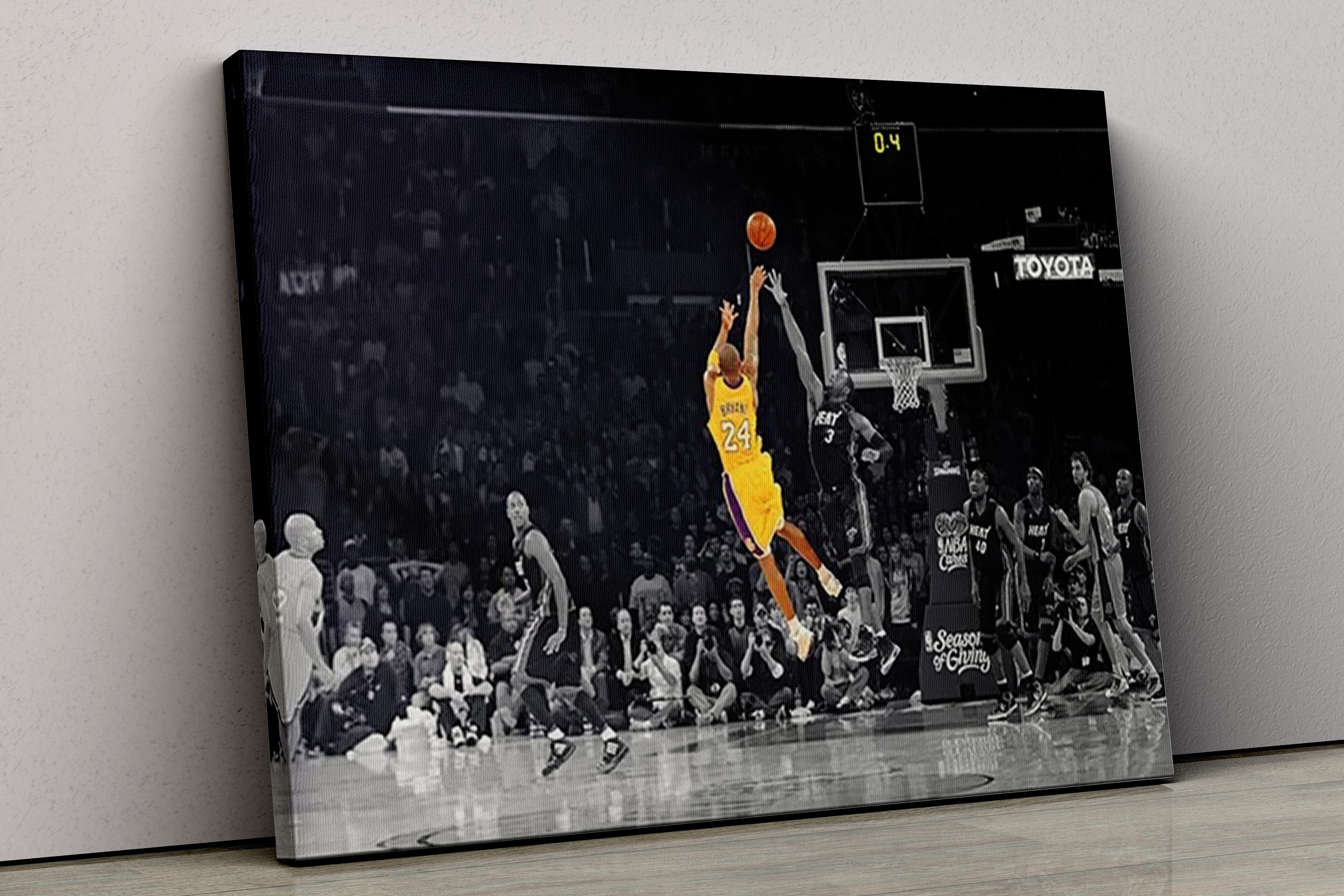 past-parrot185: KOBE Bryant of LA Lakers portrait with minimalist