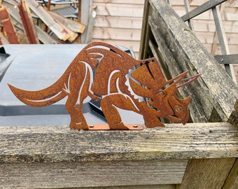 Rusty Metal Triceratops Dinosaur Fence Post Topper - Garden Dinosaur Statue - Raptor Dino Decor - Jurassic Park - Creativity Yard Art