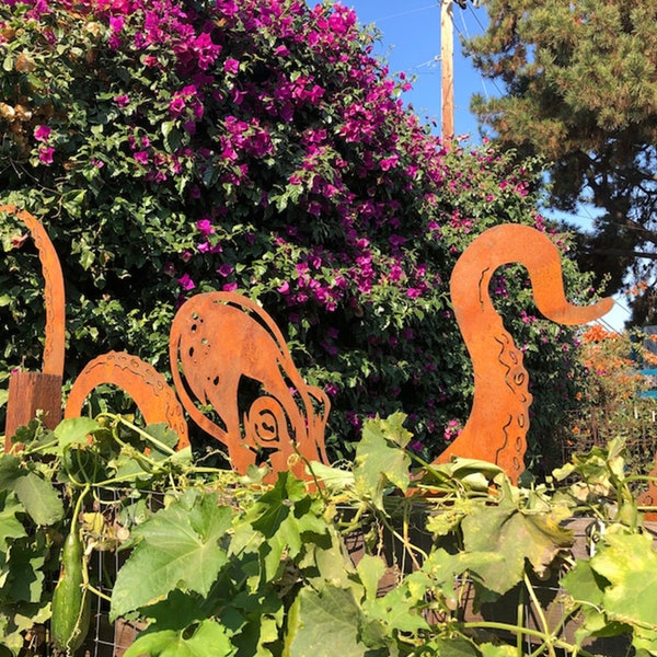 Rusty Metal Octopus Garden Stakes, Rustic Metal Octopus Garden Sculpture, Monster Lawn Ornament, Large Kraken Tentacles, Garden Centrepiece