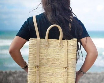 Mochila personalizable con hojas de palma sostenibles y asas de cuero, para mujer confeccionada artesanalmente con piel auténtica de primera calidad.