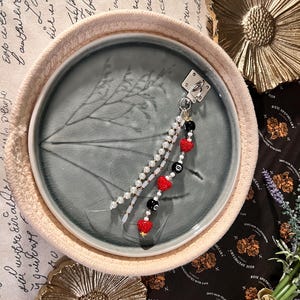 Trendy Kindle Chain//Kindle Accessories/E-Reader Accessories/fantasy/romance/8 ball/ hearts/bookish merch/booktok