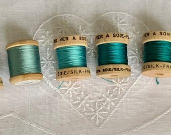 Silkworm discovery pack, pearl silk threads 6 shades, turquoise color.