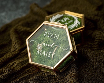 Personalized Hexagon Glass Ring Box with Moss - Personalized Ring Box for Wedding Ceremony - Modern Ring Holder for Engagements