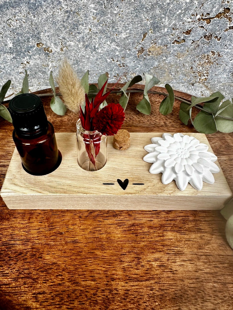 Board with small Fragrance flower for essential oils with oil holder and small bouquet, diffuser, aroma, fragrance, room fragrance dispenser, room fragrance dispenser image 1