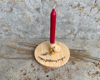 Geburtstagsbrett mit roter Kerze zum Geburtstag, Kerzenhalter Happy Birthday Mitbringsel Geburtstagsgeschenk Geburtstagsteller Trockenblumen