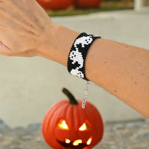Halloween Bracelet, Beaded Ghost Bracelet, Handmade Halloween Loom, Halloween Wristband for Women, Halloween Accessory for Adults