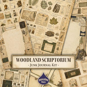 Op de afbeelding: Een Woodland Scriptorium junk journal kit met vintage-stijl vellen papier, botanische illustraties, specimen labels, bibliotheekkaartvakjes en bos-thema ephemera in sepia en gedempte groentinten op papier met een verouderde uitstraling.