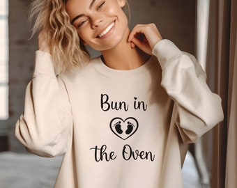 Pregnancy Announcement Sweatshirt, Bun In The Oven Maternity Jumper, Pregnancy Reveal Sweatshirt, Baby Reveal Pullover, Baby Announcement