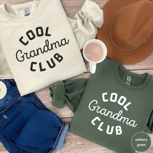 Cool Grandma Club Sweatshirt, Cool Gran Crewneck, Grandma Era Jumper, Gigi Sweater, Grandma Birthday Gift,Baby Announcement,Pregnancy Reveal
