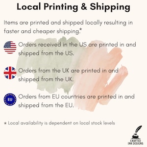 以下が含まれることがあります： アメリカの国旗、イギリスの国旗、EUの国旗のイラストで、注文は米国、英国、EUから現地で印刷され、発送されることが説明されています。また、テキストには、地域の在庫状況によって、地域の在庫状況が変わる場合があることも記載されています。