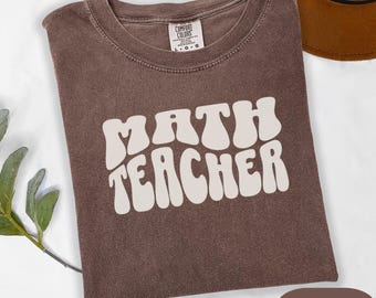 Camiseta con colores que te hacen sentir cómodo con las matemáticas, regalo para profesores de matemáticas, camiseta de matemáticas, regalo de agradecimiento para profesores de matemáticas, camiseta para amantes de las matemáticas, camiseta del equipo de matemáticas