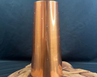 Mid-Century Modern Hoher kegelförmiger Lichtschirm aus Metall, Kupfer, Löcher 12,5" H