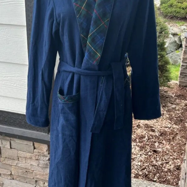 Vintage Pendleton Navy Blue w/ Tartan Plaid Trim Wool Bath Robe