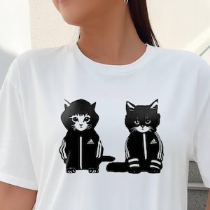 Kittens in trainingspakken T-shirt | Y2K-kittenshirt | Vintage T-shirt met grafische print | Overhemd kattenmeme | Shirt kattenliefhebber | Gangster kattenshirt | Badass Cat-T-shirt